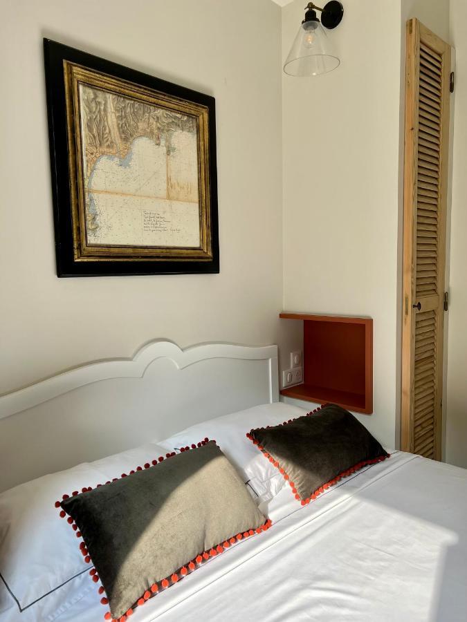 Les Petits Volets 2 Bed & Breakfast Antibes Exterior photo